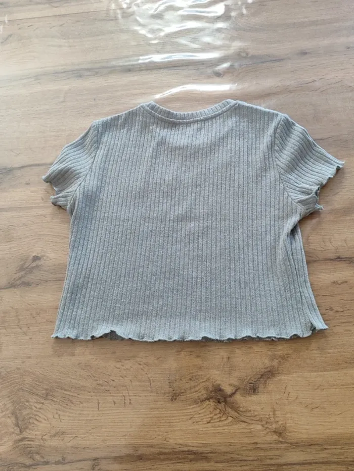 Top Court Shein Gris Taille S - Tendance et confortable ! Prix mini ! - photo numéro 3