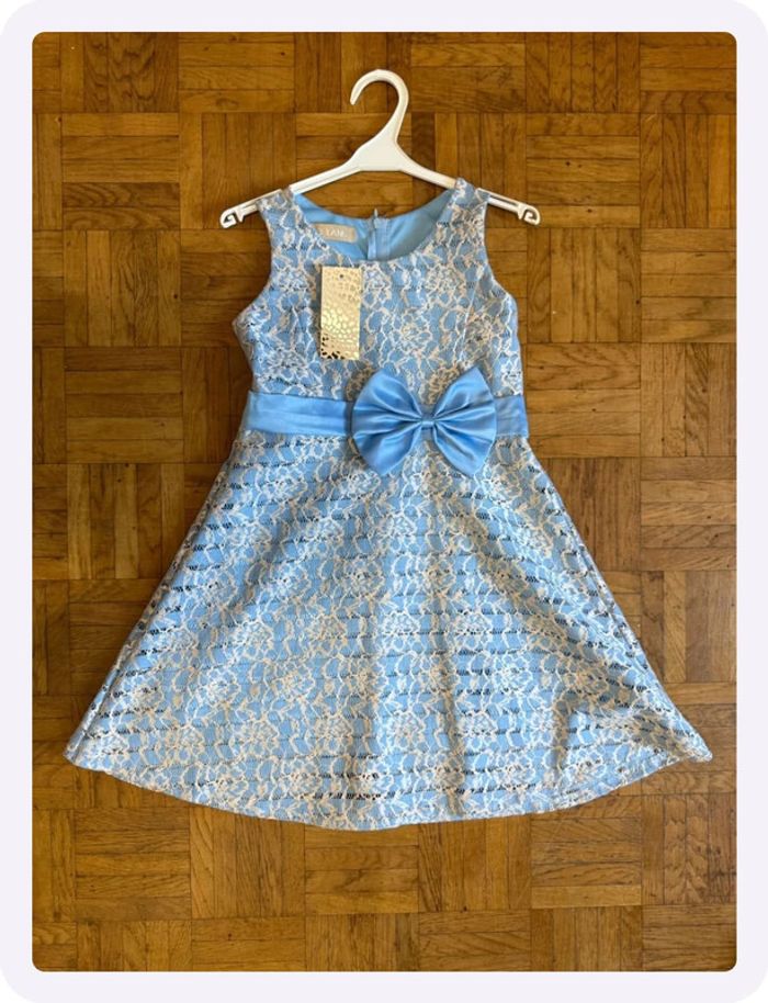 Robe en dentelle bleue - photo numéro 4
