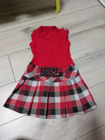 Robe rouge carreaux bon état 18 mois