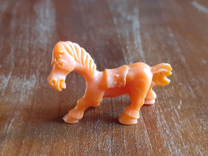 🍫 Jouet petit cheval Kinder - photo numéro 2