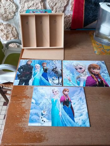🎅😷coffret bois avec 3 puzzles Reine des neiges