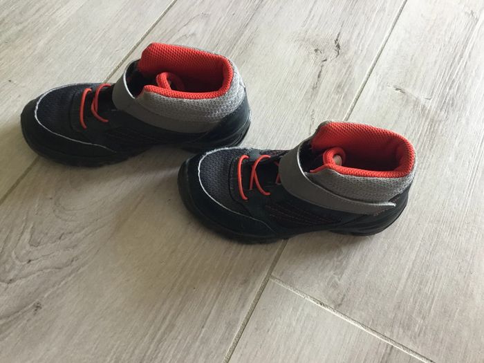 Chaussures montantes de randonnée