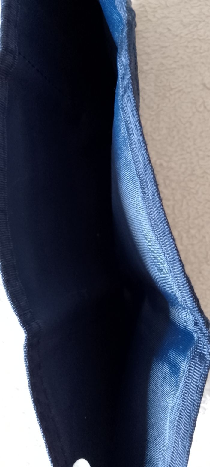 Joli porte feuille olympique lyonnais. Fermeture scratch. Plusieurs poches dont une a fermeture éclair. neuf - photo numéro 8