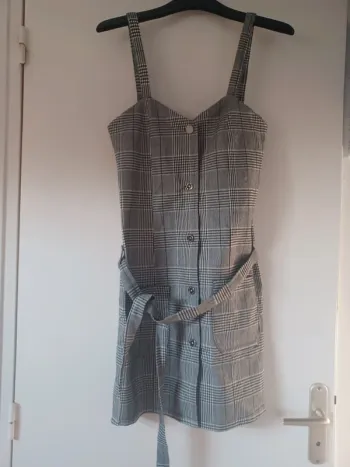 Mini robe à bouton