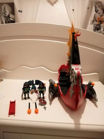 Playmobil "Vaisseau d'attaque du dragon"