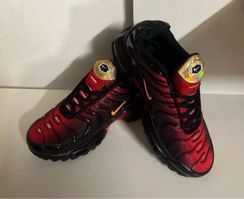 Tn enfant rouge / noir