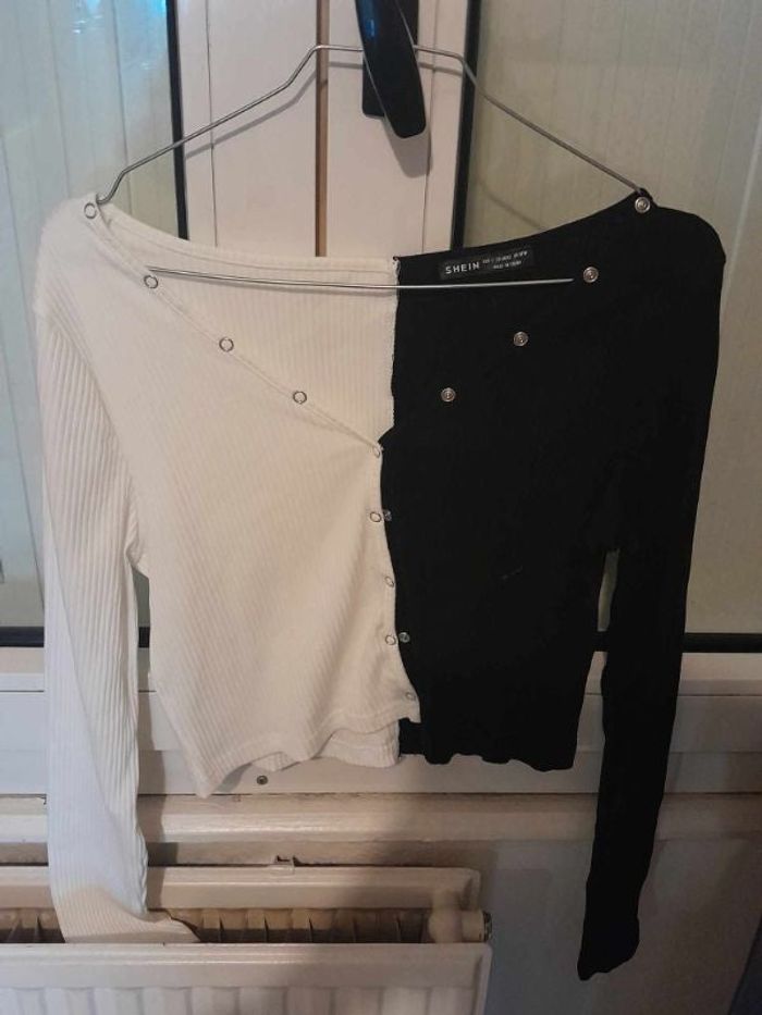 Haut noir et blanc
