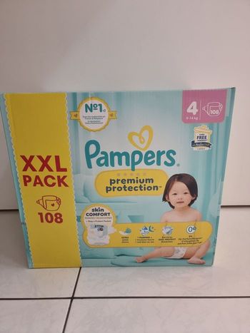 108 Couches taille 4 pampers réservé Nicolas 