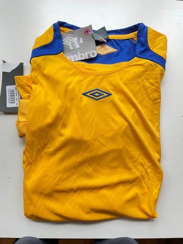 Sweat léger d’entraînement neuf jaune et bleu taille XXL Umbro