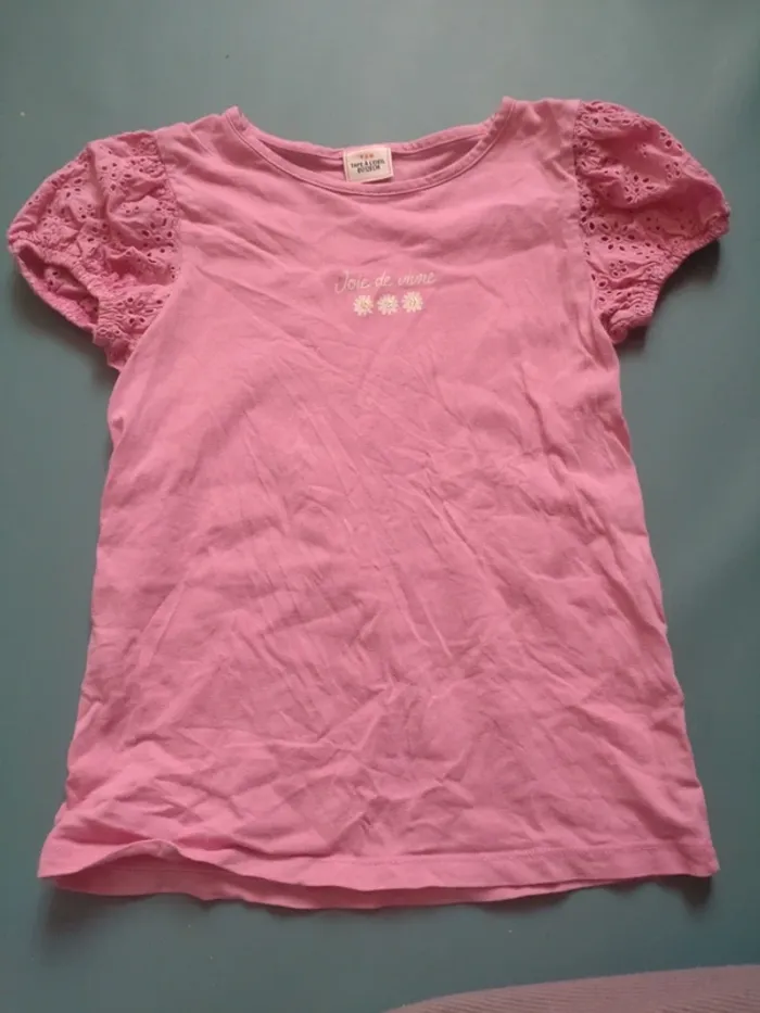 T shirt TAO taille 8 ans
