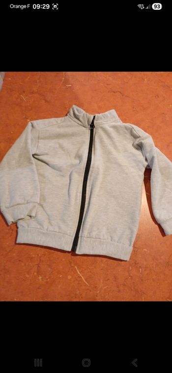Sweat taille 4 ans