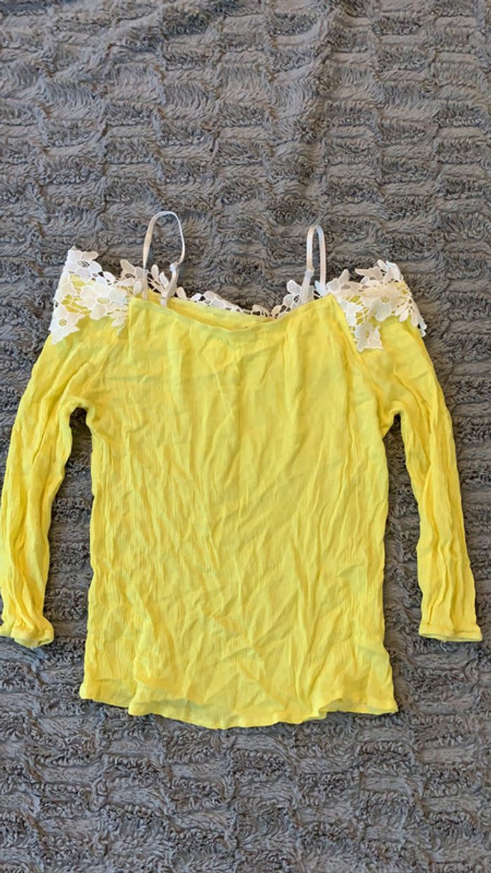 Haut jaune épaules nues taille S - photo numéro 2