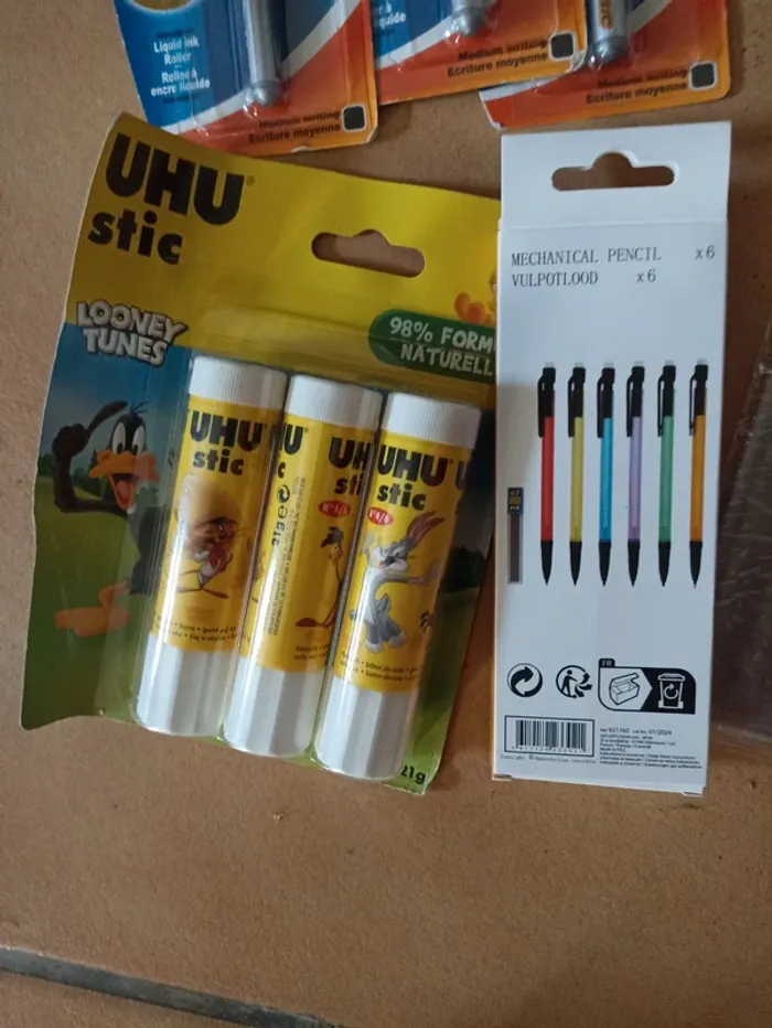 Lot fournitures scolaires - photo numéro 2