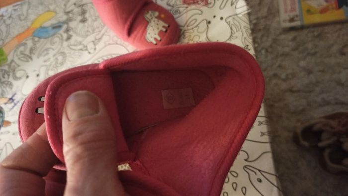 Chaussons roses Licorne taille 21 - photo numéro 3