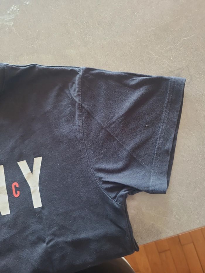 Tee-shirt DKNY 8 ans - photo numéro 4
