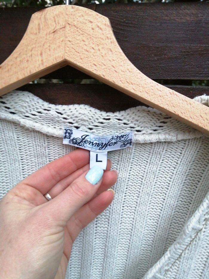Joli pull beige - photo numéro 2