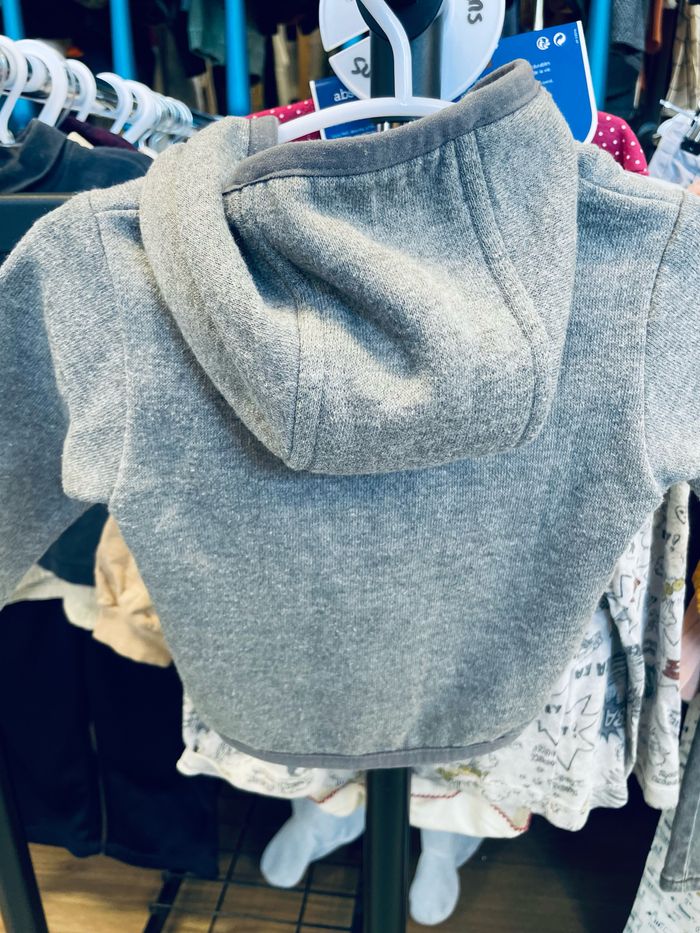 Gilet Hugo boss 3 mois - photo numéro 4