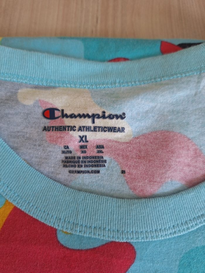 T-shirt taille XL marque Champion - photo numéro 4