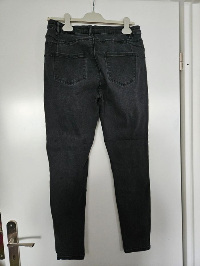 Jean taille 42 - photo numéro 2