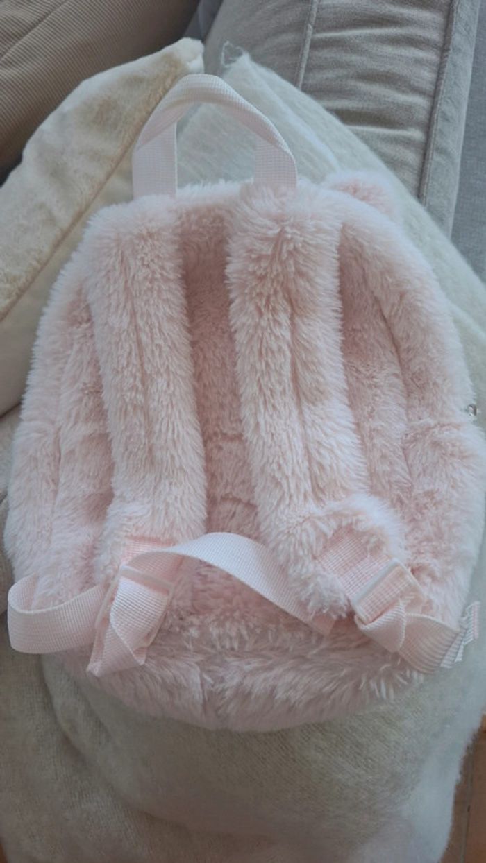Adorable sac à dos ourson en fausse fourrure rose poudré parfait pour la rentrée 🎀 - photo numéro 5