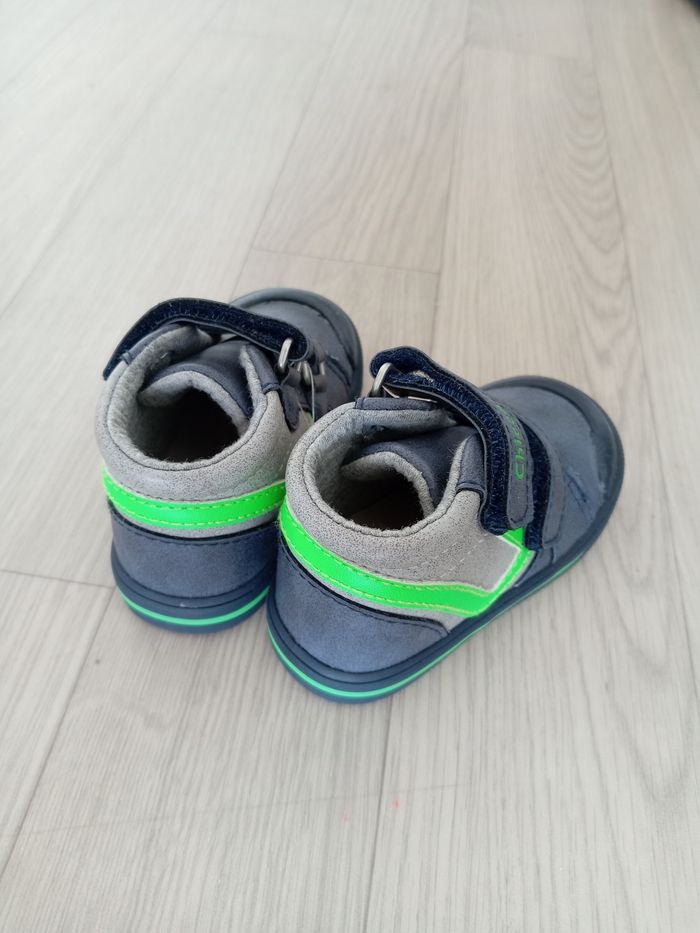 Chaussures bébé garçon neuves Chicco bleu marine et vert - photo numéro 2
