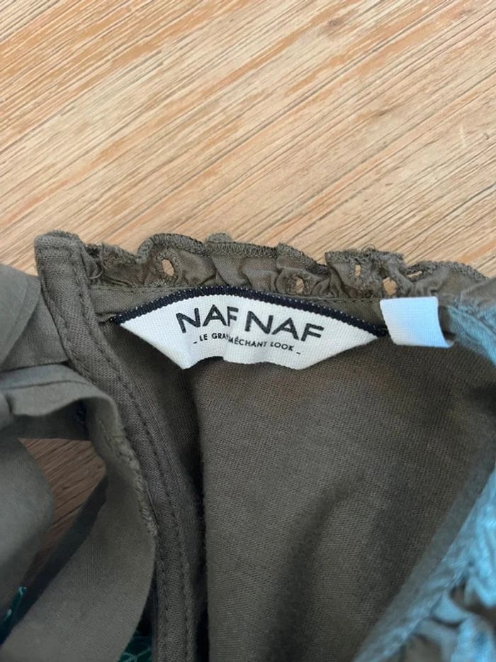 Débardeur blouse kaki naf naf taille M Détails brodés et dentelle 🌿 - photo numéro 4
