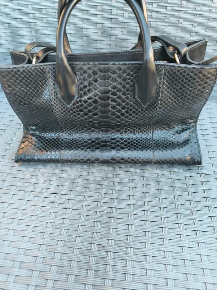 Sac à main avec bandoulière cuir effet crocodile Balenciaga - photo numéro 3
