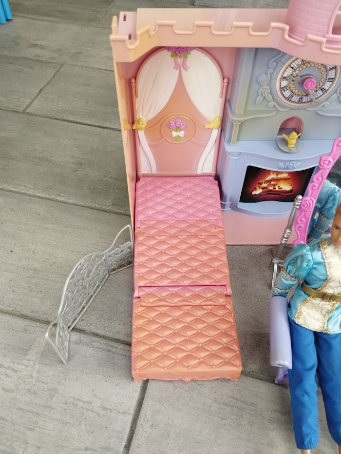 Chambre - maison poupée chateau Mattel - photo numéro 2