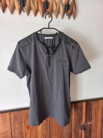 Tee-shirt avec boutons