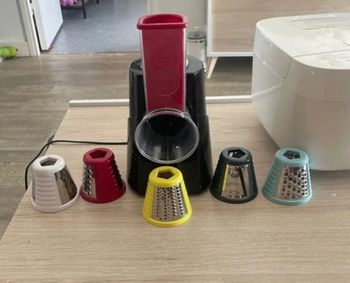 Râpe à légumes électrique - Mandine 