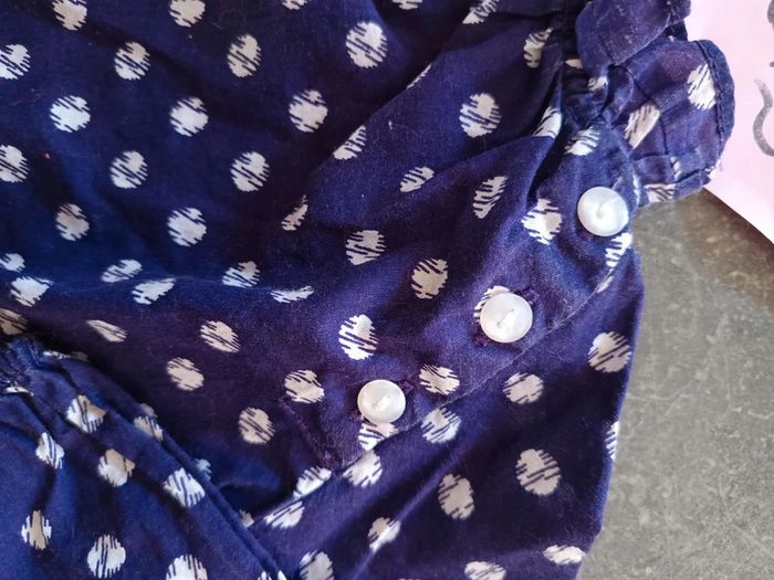 Blouse violette et ronds 9 mois - photo numéro 2
