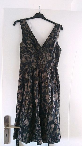 Belle robe a doublure ideal pour occasion