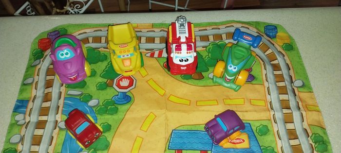 Ensemble véhicules et tapis by Playskool Excellent état - photo numéro 4