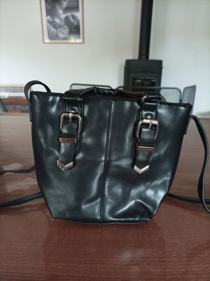 Petit sac a main noir neuf sans étiquette - photo numéro 2