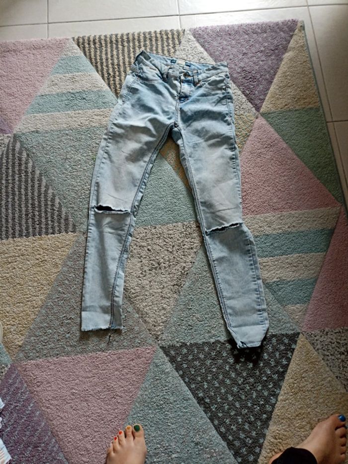 Jean troué pull Bear XS