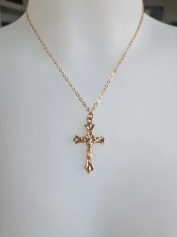 Collier fantaisie doré pendentif croix christ