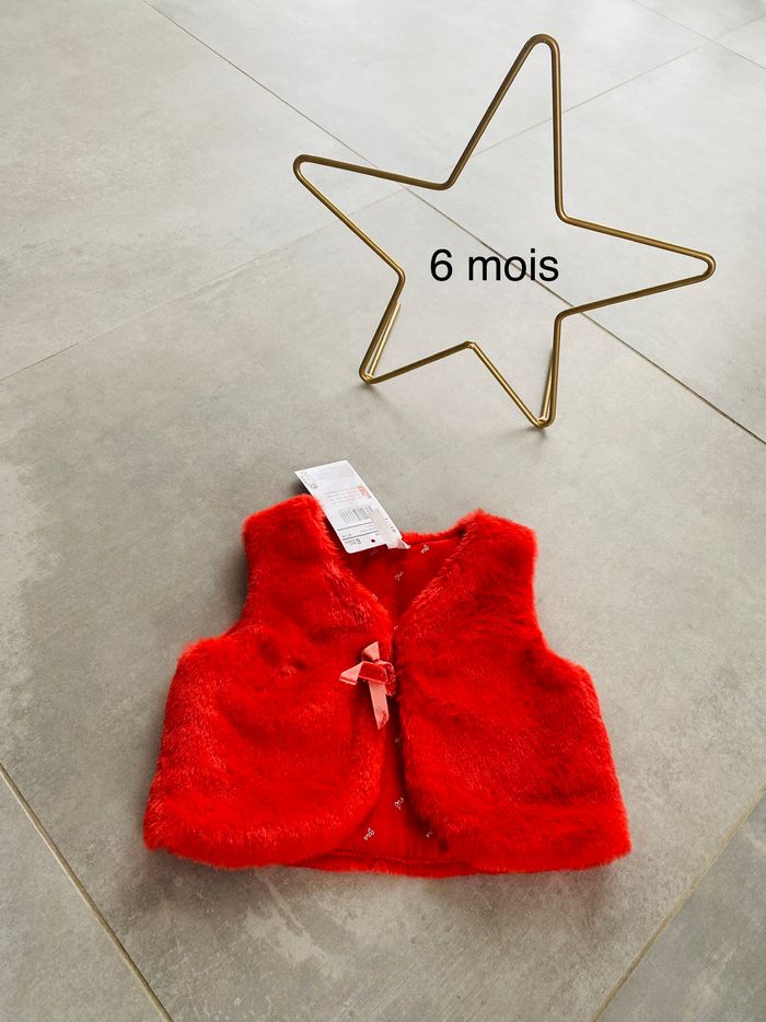 Gilet sans manches fausse fourrure rouge 6 mois orchestra