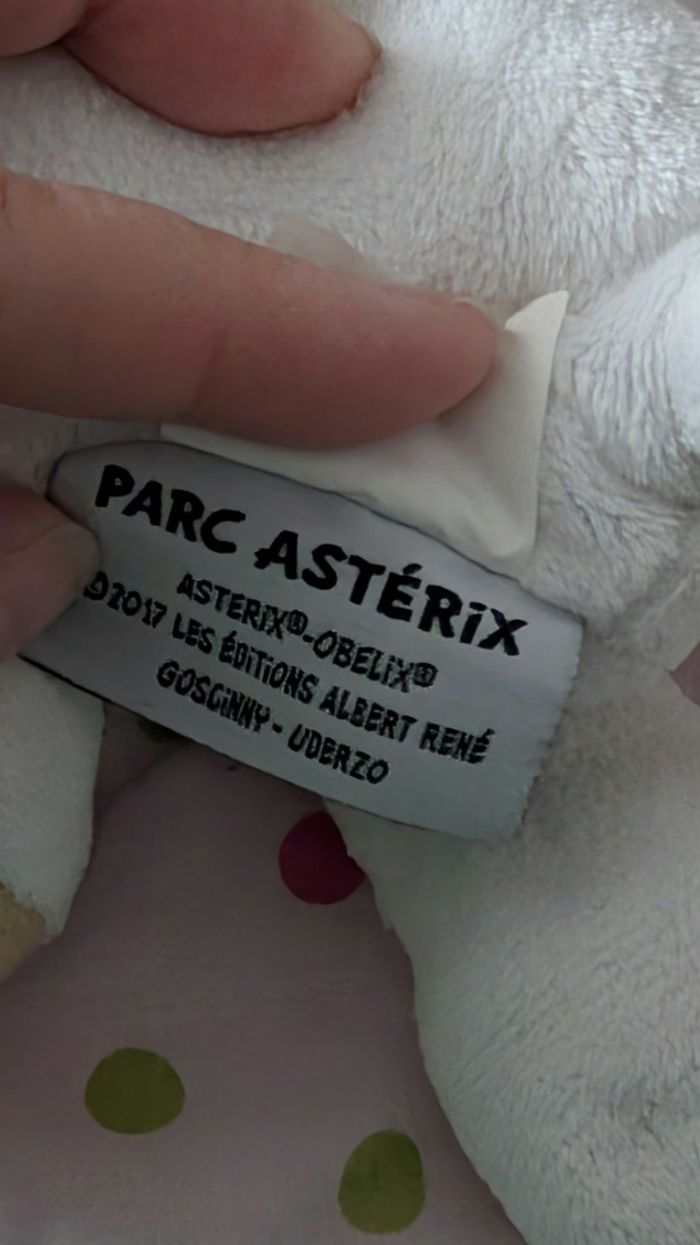 TBE, doudou peluche  Idéfix avec couverture - photo numéro 3