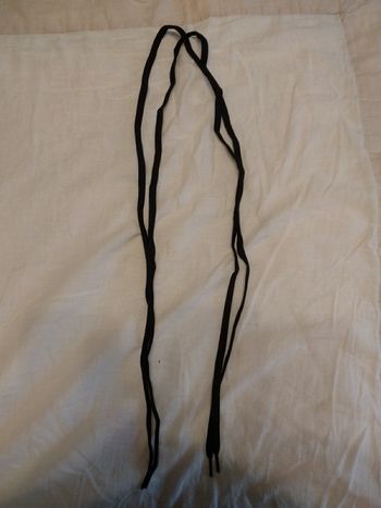 Paire de lacets noirs