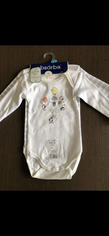 lot de deux bodies manches longues garçon absorba 6 mois