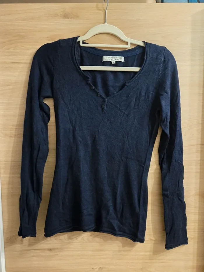 Petit pull cache cache !