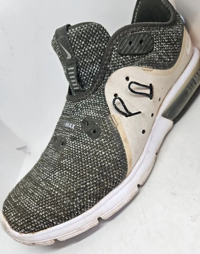 Paire de AirMax
Nike.
Pointure 41. - photo numéro 8