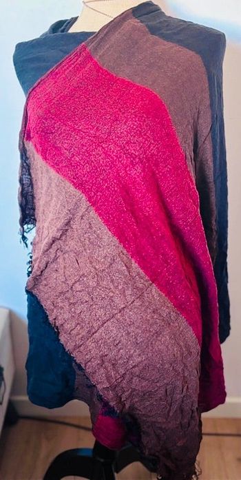 Grande écharpe noire marron et rouge