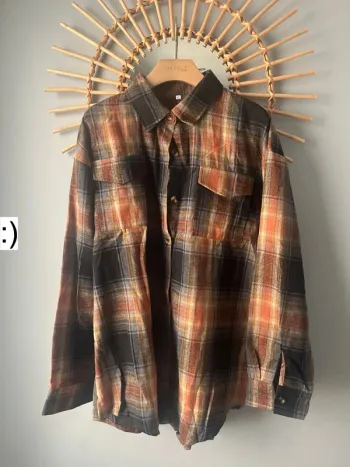 Chemise à carreau homme taille XL en très bon état porté une seule fois