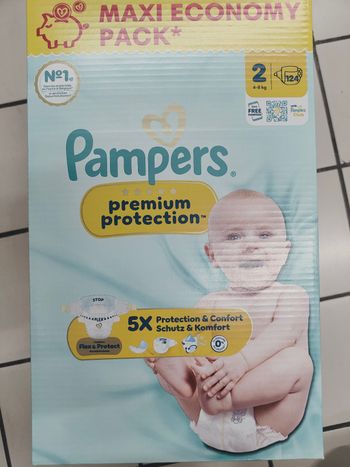 Carton maxi pack couches Pampers Premium taille 2