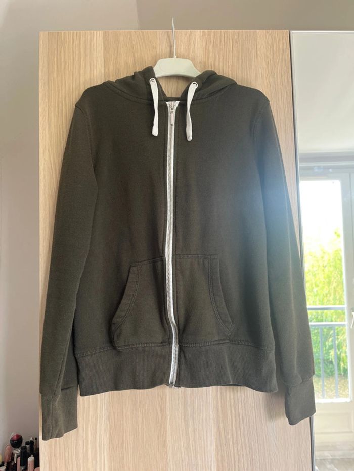 Veste kaki à capuche