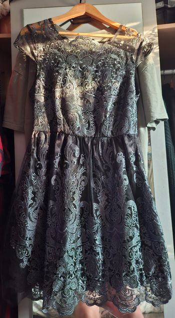 Robe noir argenté brodé