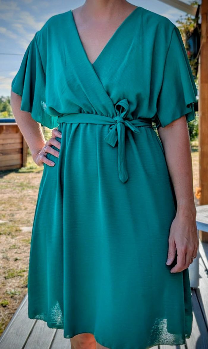 Superbe robe longueur genou - photo numéro 3