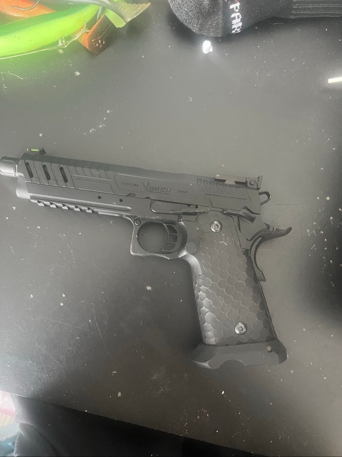 Réplique de poing airsoft - photo numéro 2