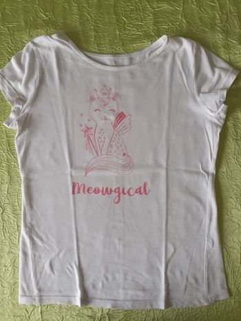 T-shirt Meowgical
